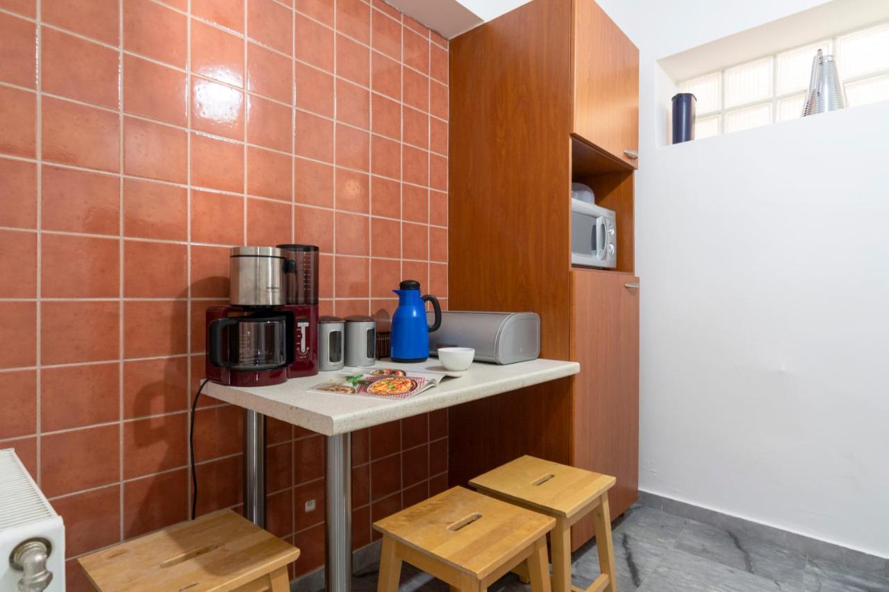 Central 3Bd Apt. Near Acropolis Aten Exteriör bild