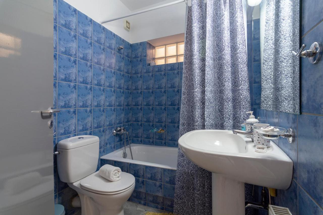 Central 3Bd Apt. Near Acropolis Aten Exteriör bild